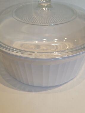Corning Ware French White 1.6L Round Stoneware Casserole Dish Lid
